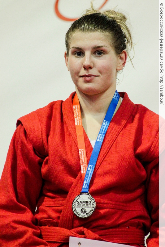 Валерия Бондаренко завоевала серебряную медаль на прошедшем в Сербии первенстве мира по самбо среди юниорок